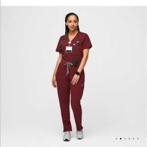Figs Yola Skinny Scrub Pants in Burgundy